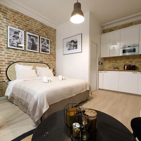 Cosy Studio Opera Apartment